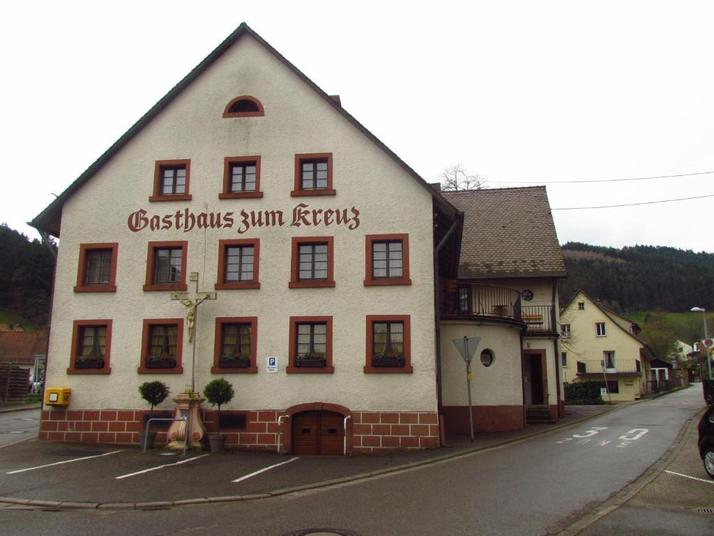 Gasthaus Zum Kreuz Hotel Friburgo em Brisgóvia Exterior foto