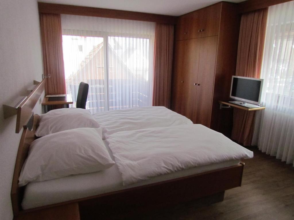 Gasthaus Zum Kreuz Hotel Friburgo em Brisgóvia Quarto foto